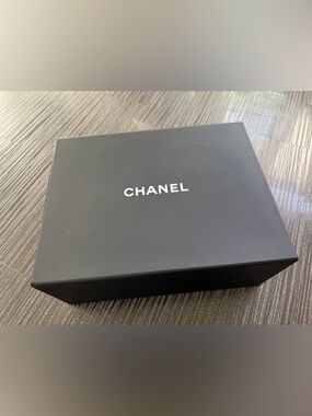 CHANEL Authentic medium empty handbag box